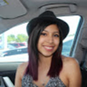 Meet your Posher, Mayra